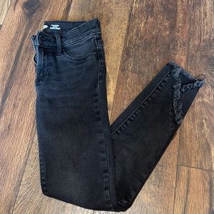 Ballerina black jeans with detailing on bottom